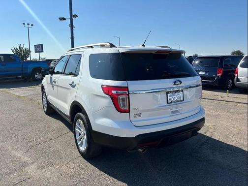 White Platinum Metallic Tri-Coat 2015 Ford Explorer XLT