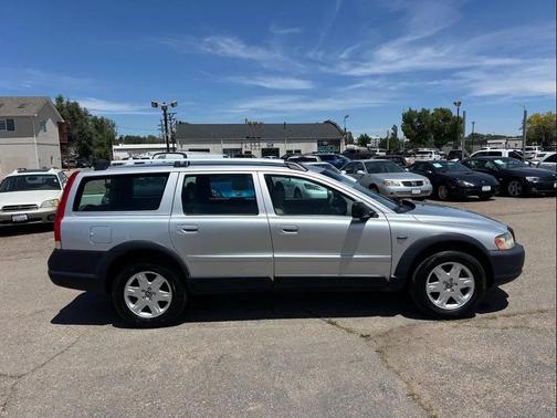 Silver Metallic 2006 Volvo XC70 2.5T