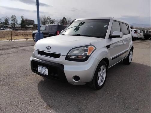 Silver 2011 Kia Soul +