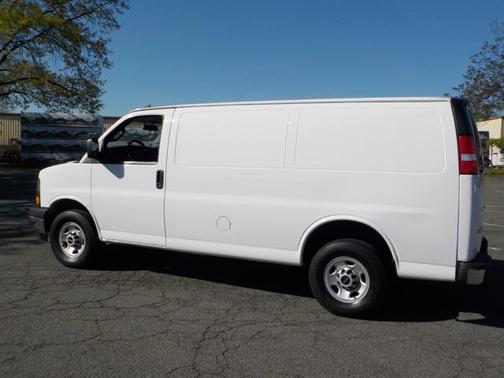 Summit White 2022 GMC Savana 2500 Work Van