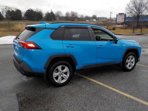 2020 Toyota RAV4 Hybrid XLE