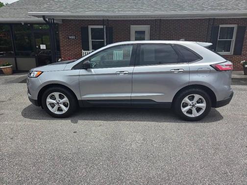 2021 Ford Edge SE