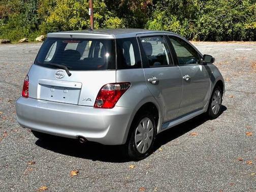 2006 Scion xA Base 4dr Hatchback w/Automatic