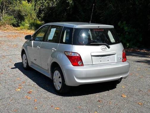 2006 Scion xA Base 4dr Hatchback w/Automatic