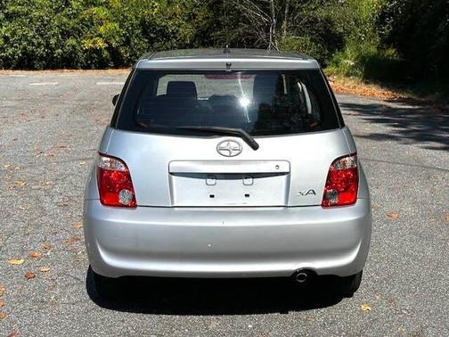 2006 Scion xA Base 4dr Hatchback w/Automatic