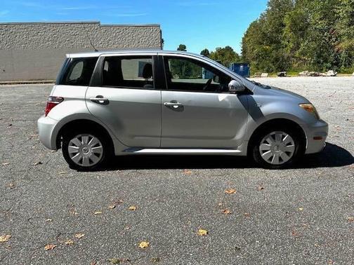 2006 Scion xA Base 4dr Hatchback w/Automatic