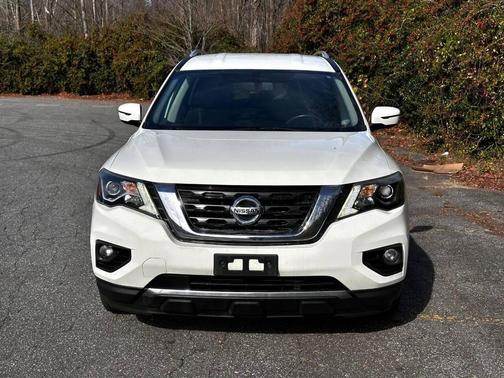 2017 Nissan Pathfinder SV