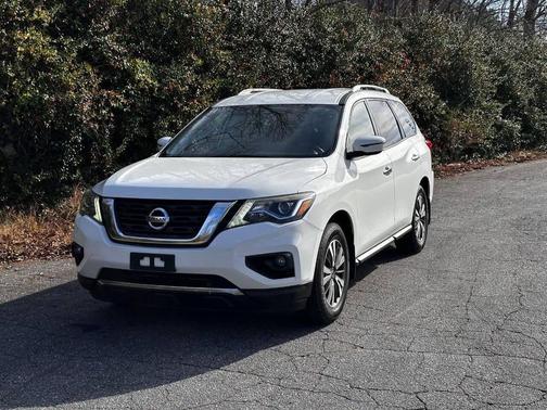 2017 Nissan Pathfinder SV