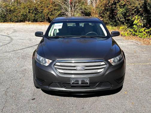 2017 Ford Taurus SE