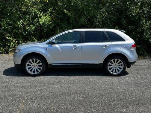 2013 Lincoln MKX Base