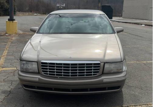 1999 Cadillac DeVille Base