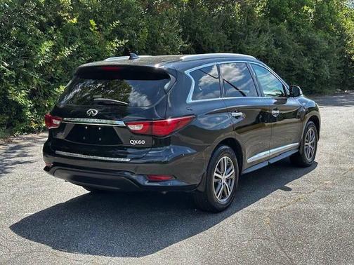 2017 INFINITI QX60 Base