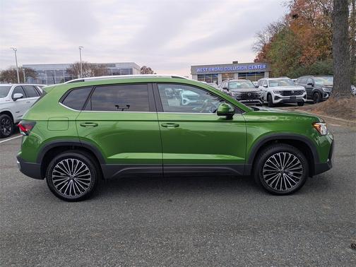 2025 Volkswagen Taos 1.5T SE