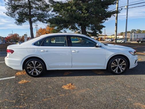 2022 Volkswagen Passat 2.0T SE