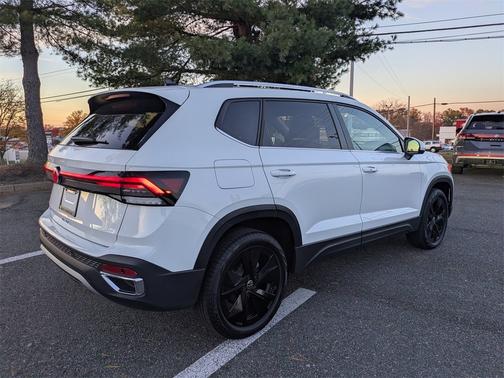 2025 Volkswagen Taos 1.5T SE