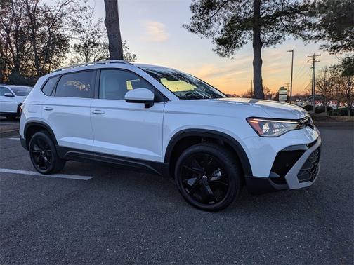 2025 Volkswagen Taos 1.5T SE