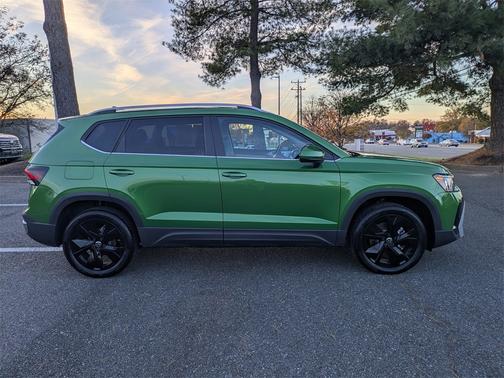 2025 Volkswagen Taos 1.5T SE