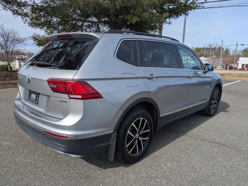 Pyrite Silver Metallic 2021 Volkswagen Tiguan 2.0T SE