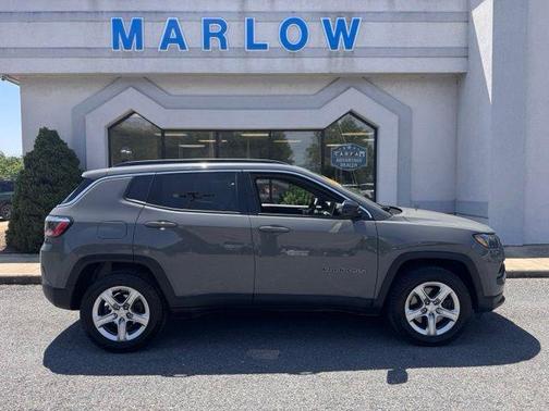 Sting Gray Clearcoat 2024 Jeep Compass Latitude