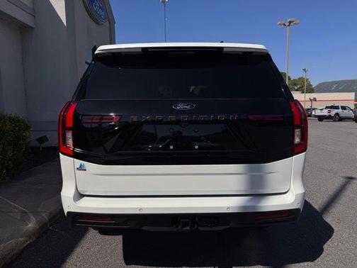 Star White 2026 Ford Expedition Tremor
