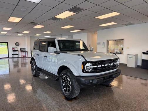 Avalanche 2026 Ford Bronco Outer Banks