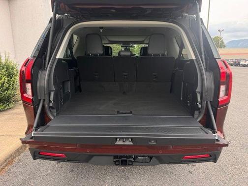 Bronze Fire Metallic Tinted Clearcoat 2027 Ford Expedition Max ACTIVE