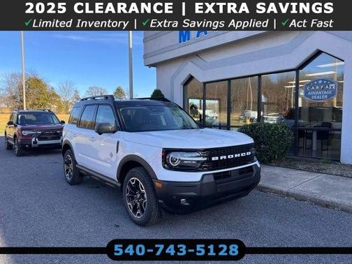 Oxford White 2025 Ford Bronco Sport Outer Banks SUV