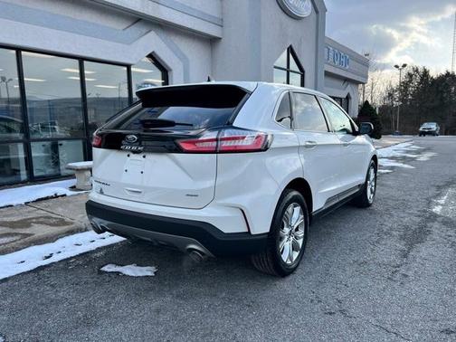 2021 Ford Edge Titanium