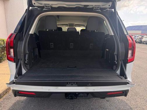 Silver Metallic 2025 Ford Expedition Active