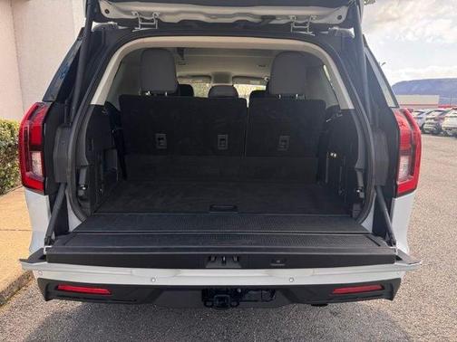 Silver Metallic 2025 Ford Expedition Active