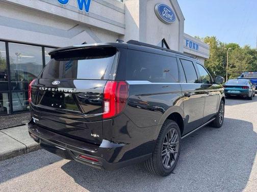 Agate Black Metallic 2027 Ford Expedition Max Platinum
