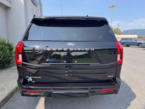 Agate Black Metallic 2027 Ford Expedition Max Platinum