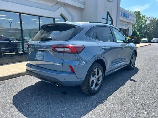 2023 Ford Escape ST-Line Select