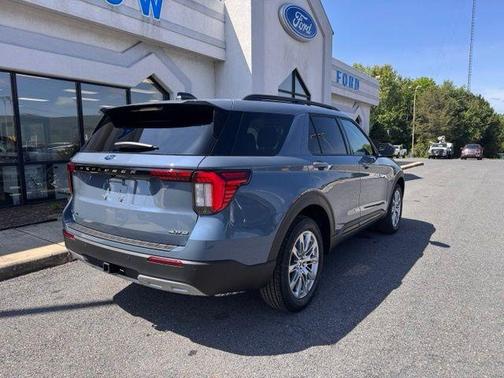 Vapor Blue Metallic 2026 Ford Explorer Active