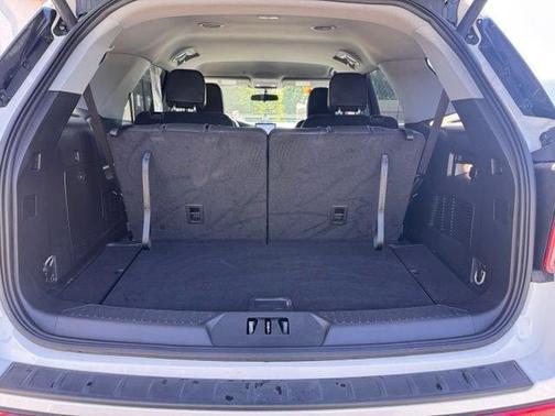 White Metallic 2024 Ford Explorer XLT