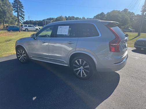 2023 Volvo XC90 B5 Plus