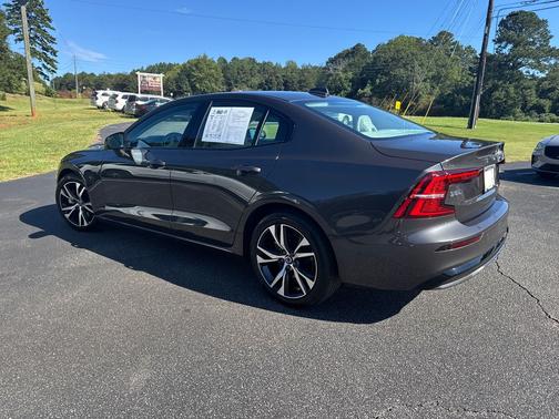 2025 Volvo S60 B5 Plus