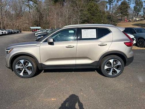 2024 Volvo XC40 Plus