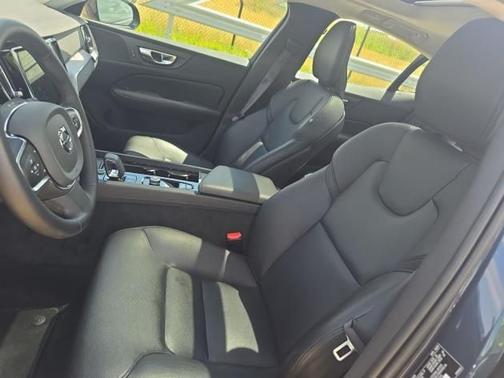 2025 Volvo S60 B5 Core