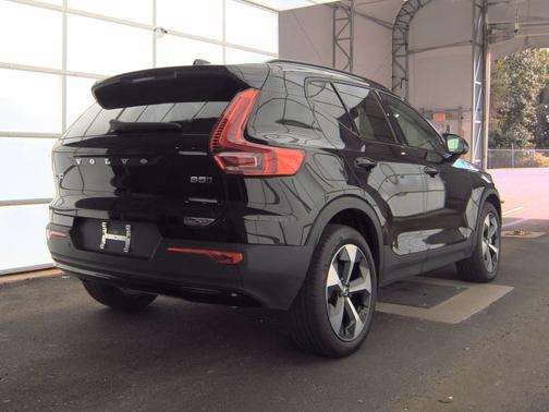 2024 Volvo XC40 B5 Core
