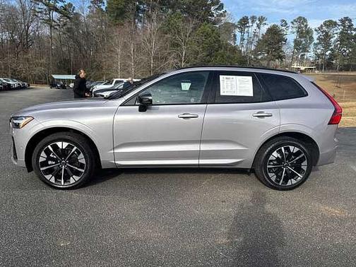 2026 Volvo XC60 Plus