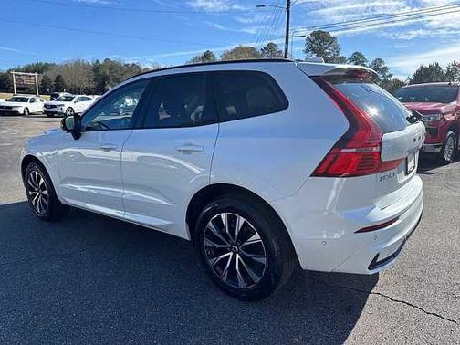 2025 Volvo XC60 Plus