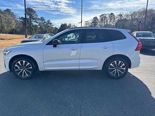 2025 Volvo XC60 Plus