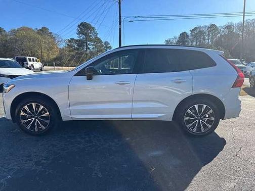 2025 Volvo XC60 Core