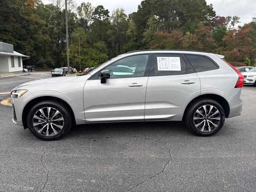 2025 Volvo XC60 B5 Core