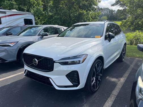 2025 Volvo XC60 Plug-In Hybrid T8 Ultra