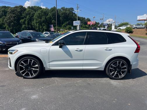 2025 Volvo XC60 Plug-In Hybrid T8 Ultra