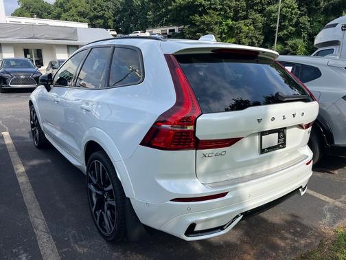 2025 Volvo XC60 Plug-In Hybrid T8 Ultra