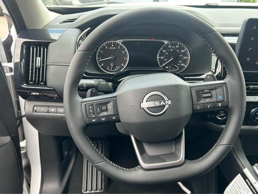 Everest White P 2026 Nissan Pathfinder SV