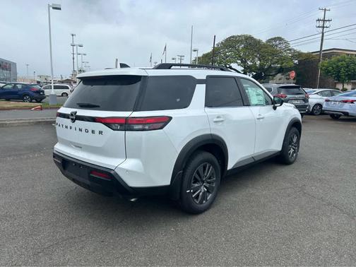 Everest White P 2026 Nissan Pathfinder SV